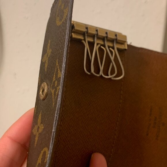 Louis Vuitton Monogram 4 key Multicles Holder Case - Picture 10 of 12